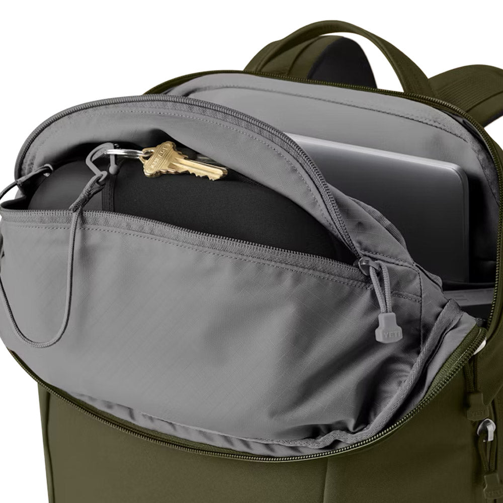 YETI Crossroads Backpack 22L